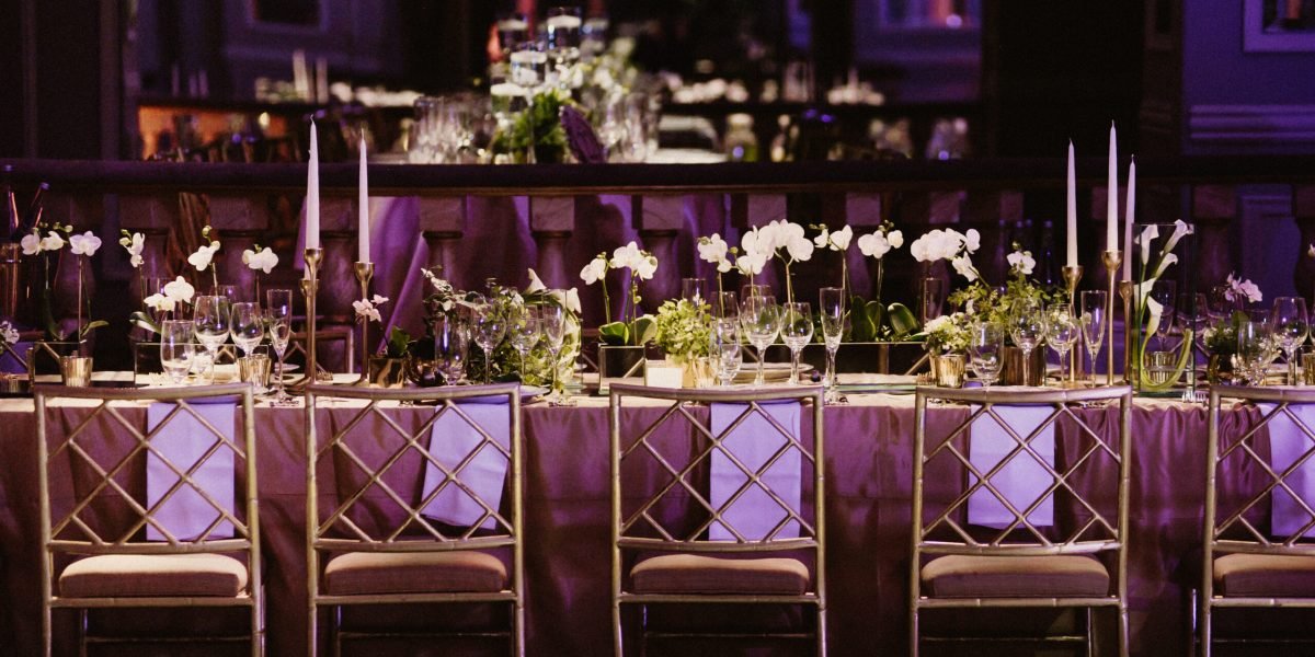 Romantic big table for special moments